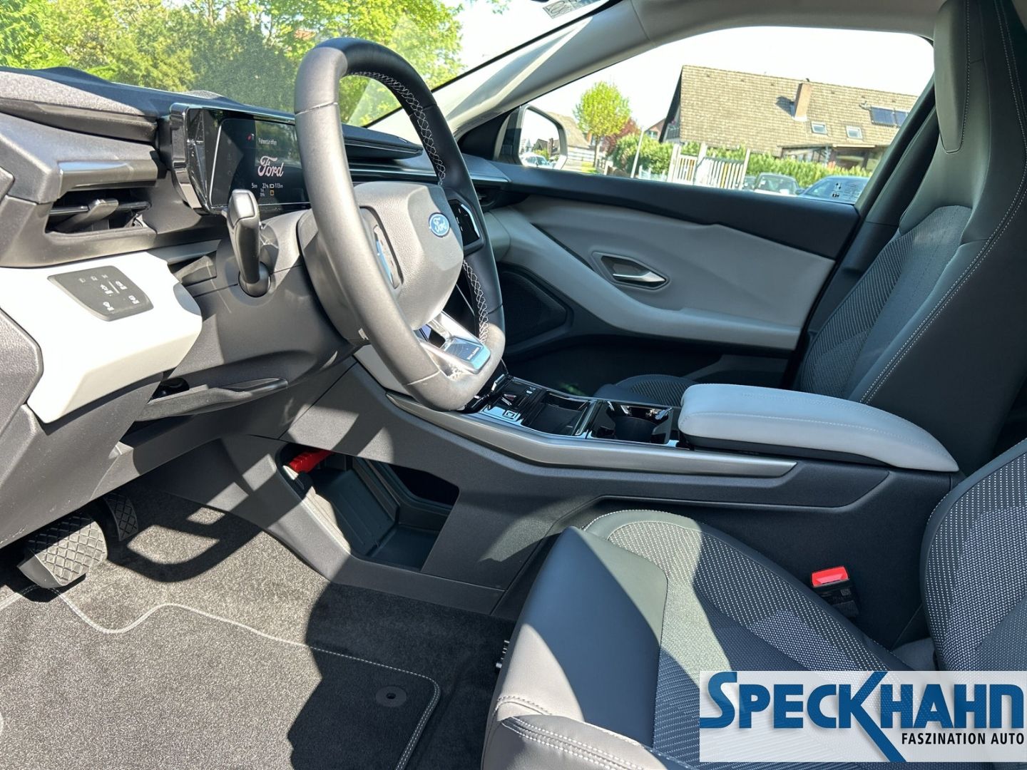 Ford Explorer - Bild 11 von 15