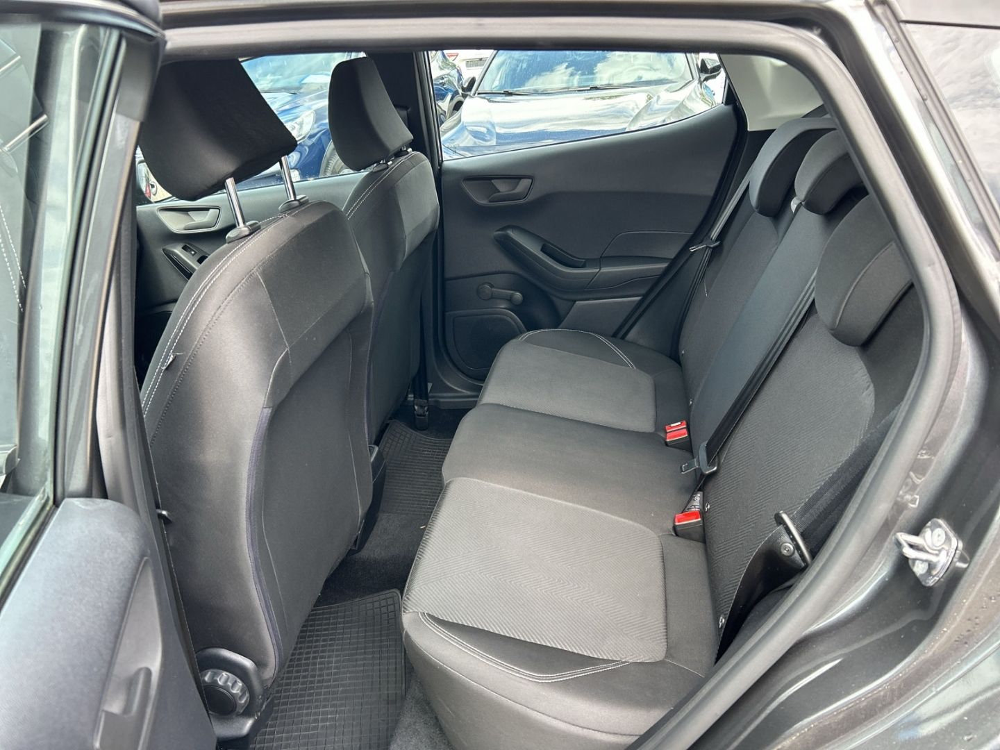 Ford Fiesta - Bild 13 von 15