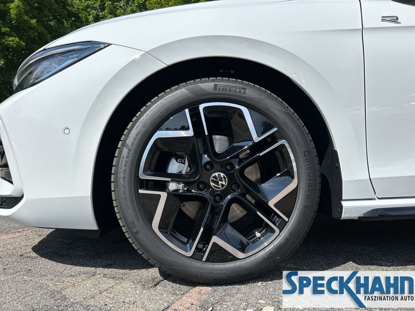 Volkswagen Passat Variant 2.0 TDI R-Line Kamera ACC HUD Panodach Navi - Bild 8 von 20