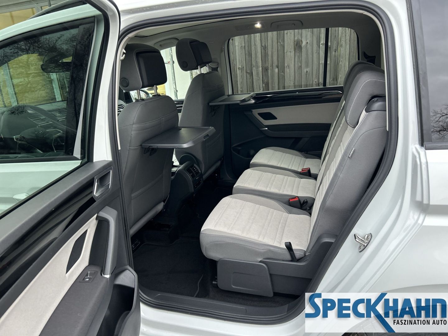 Volkswagen Touran Highline 2.0 TDI 7 Sitzer el.Panodach R-Line-Paket - Bild 13 von 20
