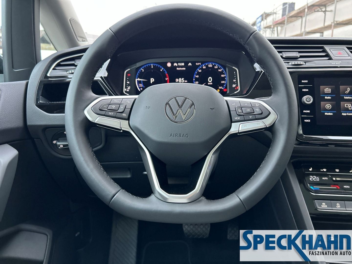 Volkswagen Touran Highline 2.0 TDI 7 Sitzer el.Panodach R-Line-Paket - Bild 15 von 20