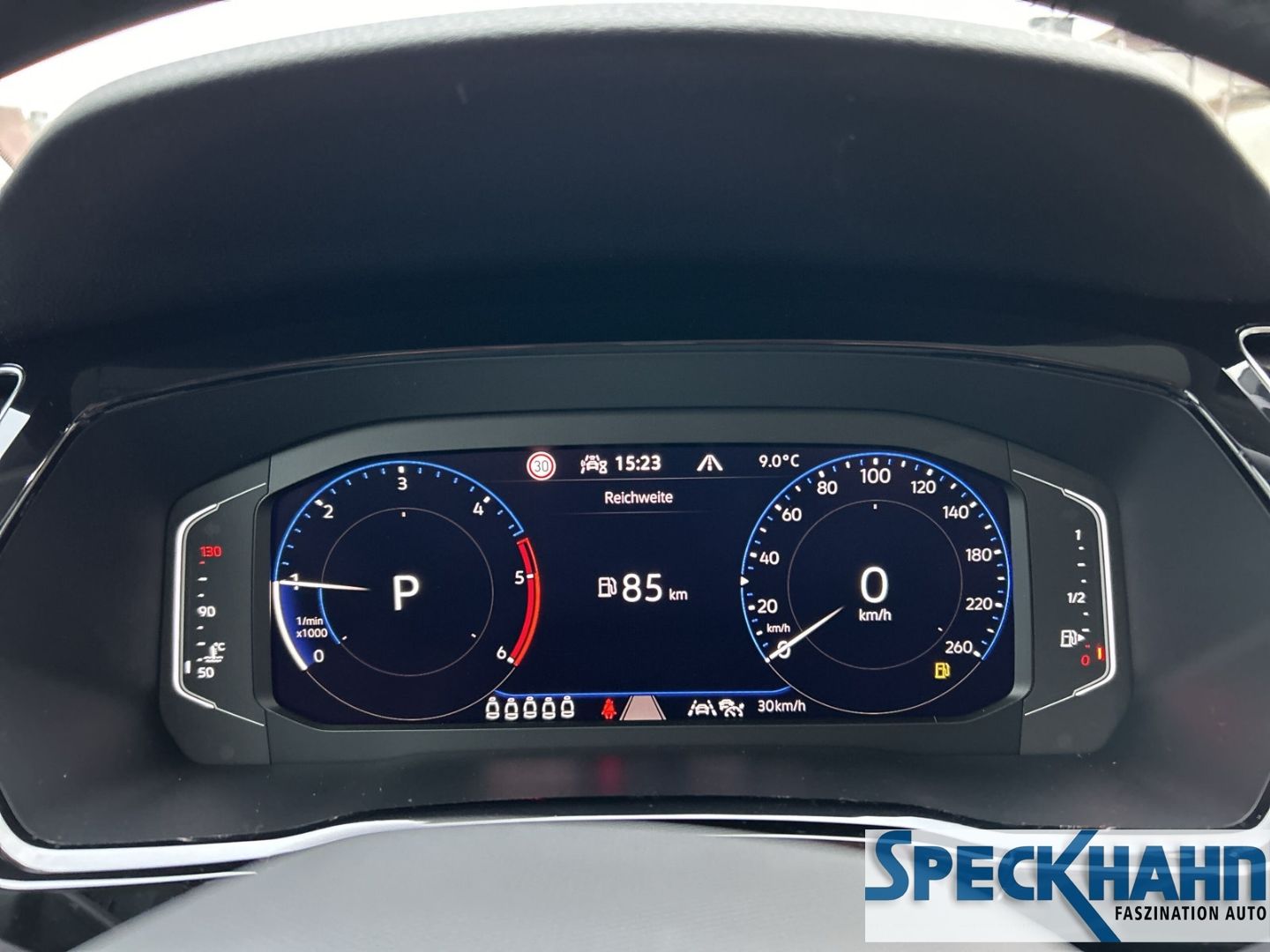 Volkswagen Touran Highline 2.0 TDI 7 Sitzer el.Panodach R-Line-Paket - Bild 16 von 20