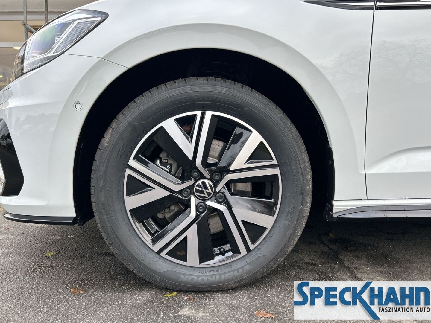 Volkswagen Touran Highline 2.0 TDI 7 Sitzer el.Panodach R-Line-Paket - Bild 8 von 20