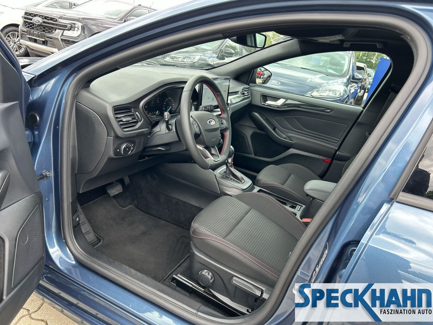 Ford Focus Turnier ST-Line 1.0 EcoBoost Mild-Hybrid AHK Navi LED - Bild 10 von 20