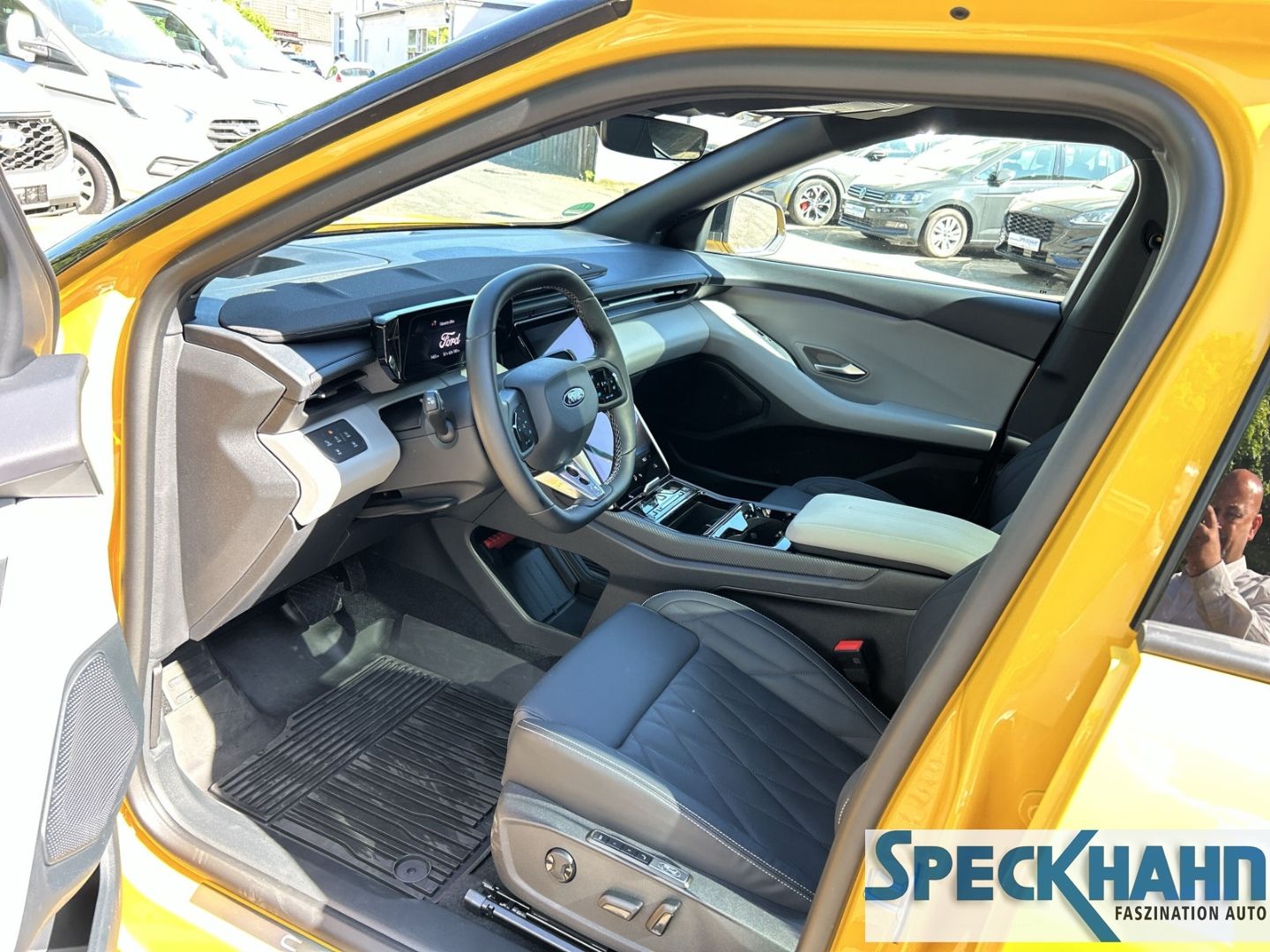 Ford Capri Premium RWD Kamera Leder e-Sitze SHZ PDCv+h - Bild 10 von 20