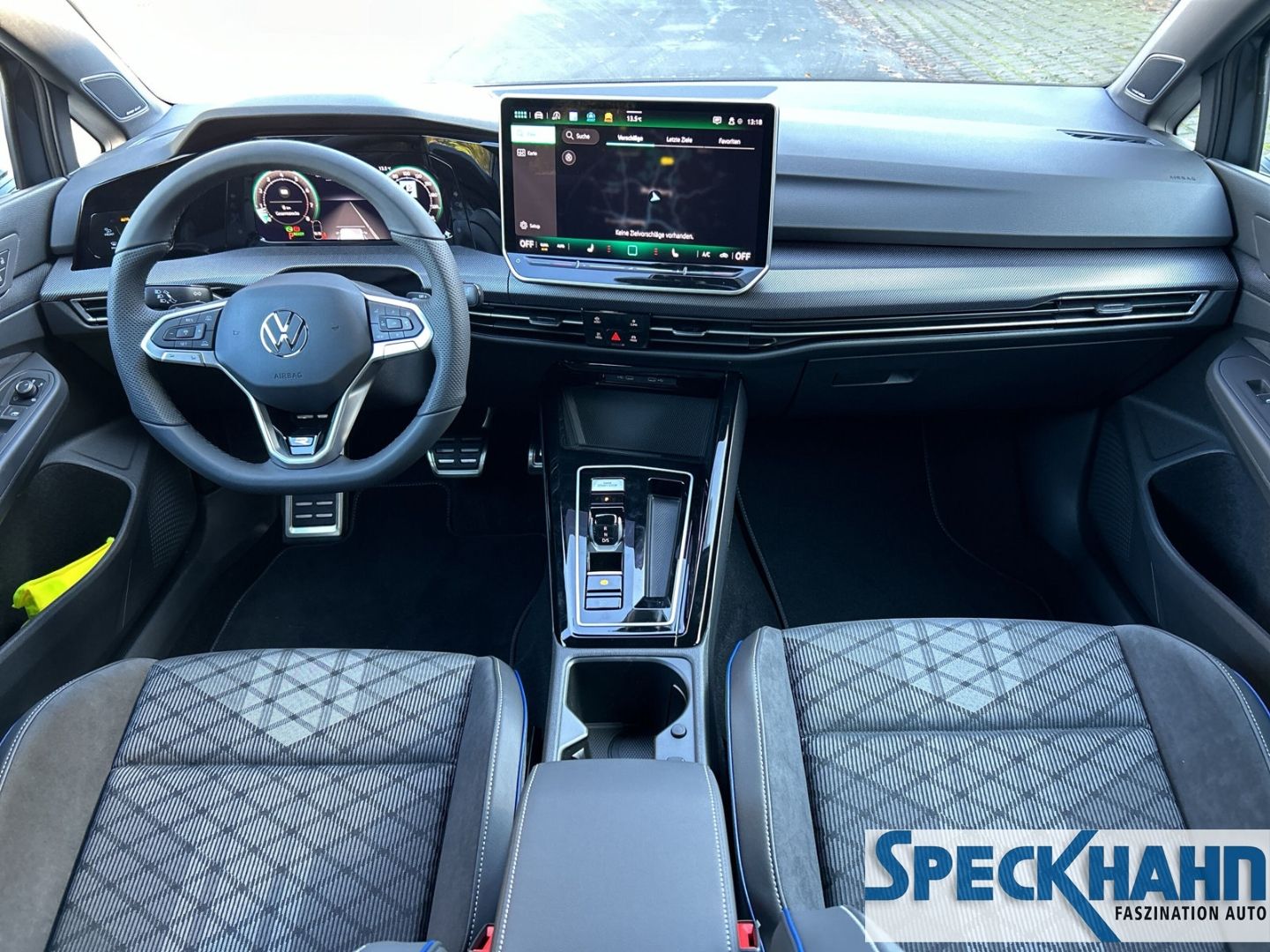 Volkswagen Golf VIII Variant 1.5 eTSI 110 kW R-Line EU6e HEAD-UP-Display Abstandsregeltempomat - Bild 14 von 20