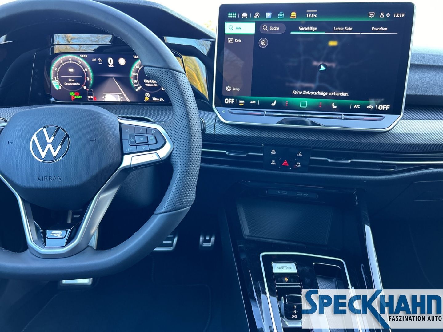 Volkswagen Golf VIII Variant 1.5 eTSI 110 kW R-Line EU6e HEAD-UP-Display Abstandsregeltempomat - Bild 18 von 20