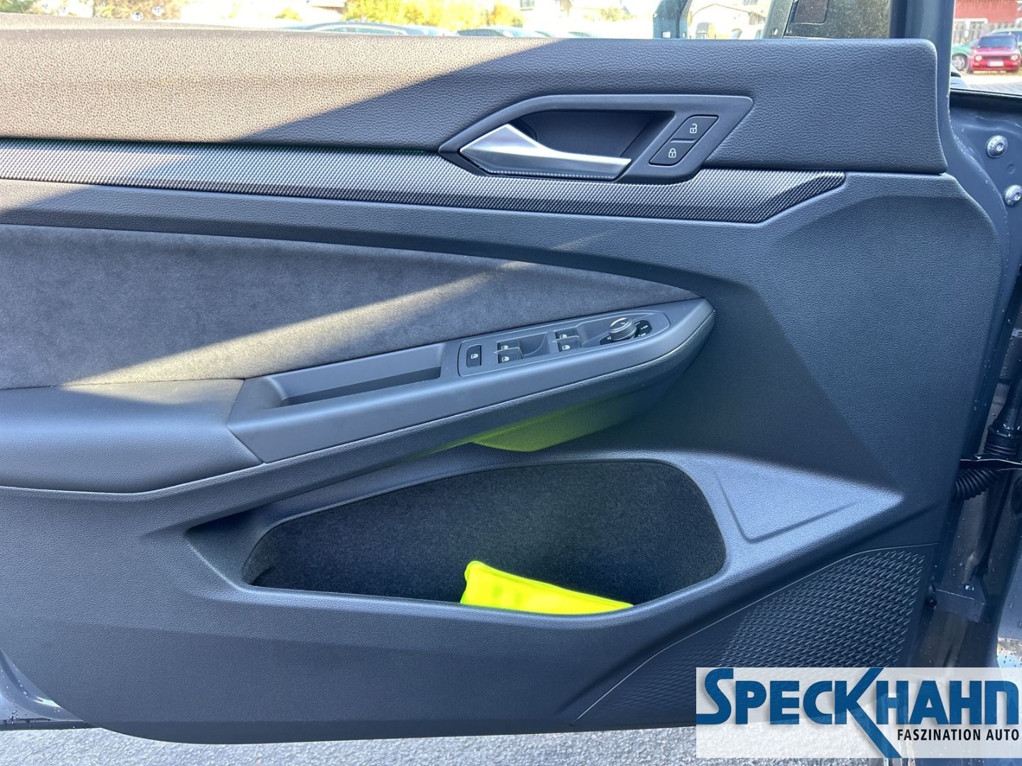 Volkswagen Golf VIII Variant 1.5 eTSI 110 kW R-Line EU6e HEAD-UP-Display Abstandsregeltempomat - Bild 20 von 20