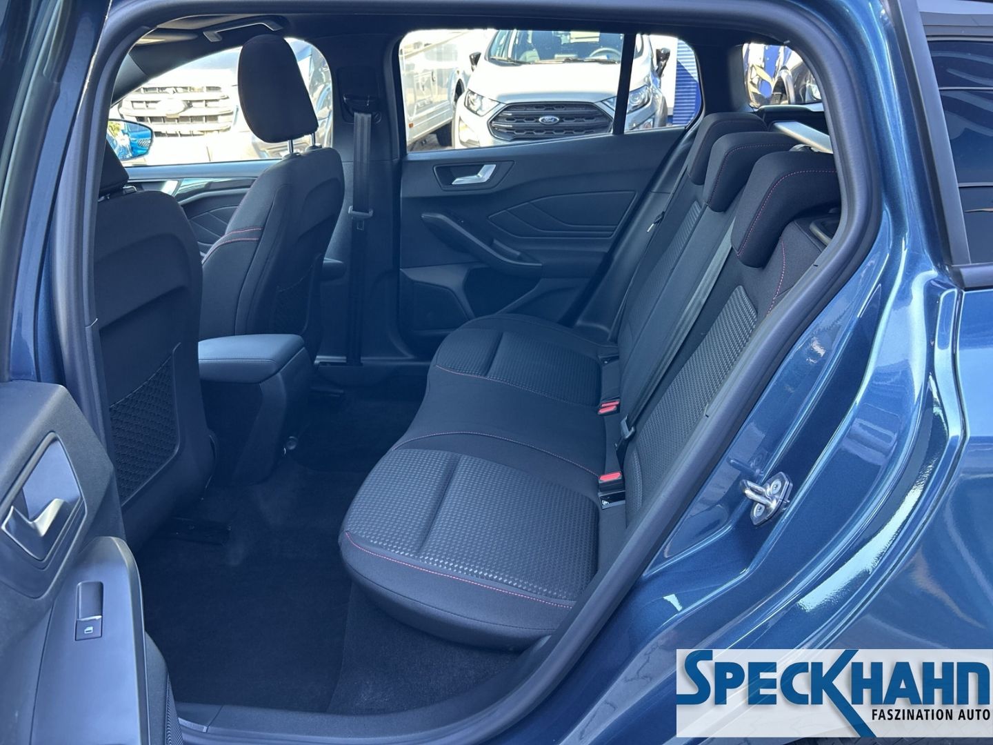 Ford Focus Turnier ST-Line 1.0 EcoBoost Mild-Hybrid  AHK El. Panodach Navi LED - Bild 13 von 20