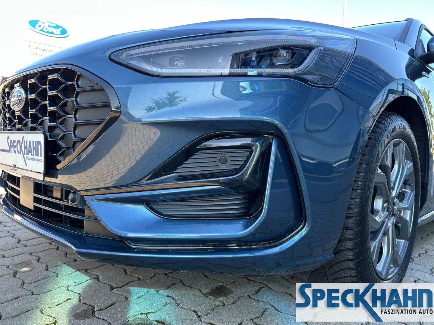 Ford Focus Turnier ST-Line 1.0 EcoBoost Mild-Hybrid  AHK El. Panodach Navi LED - Bild 7 von 20