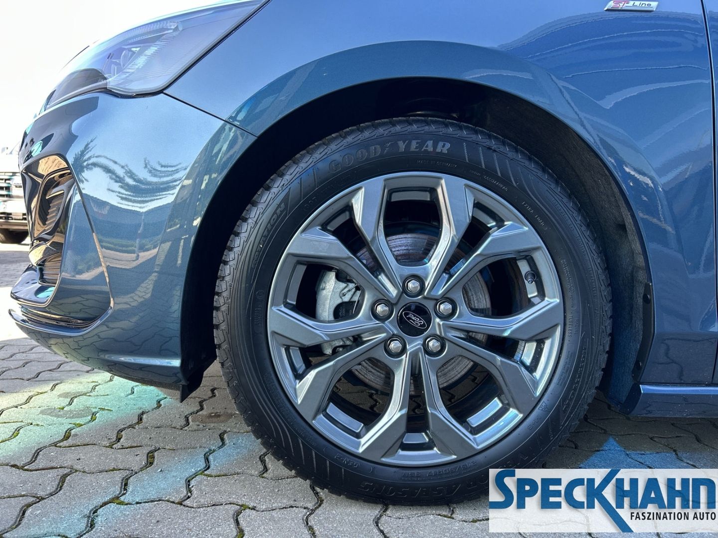Ford Focus Turnier ST-Line 1.0 EcoBoost Mild-Hybrid  AHK El. Panodach Navi LED - Bild 8 von 20