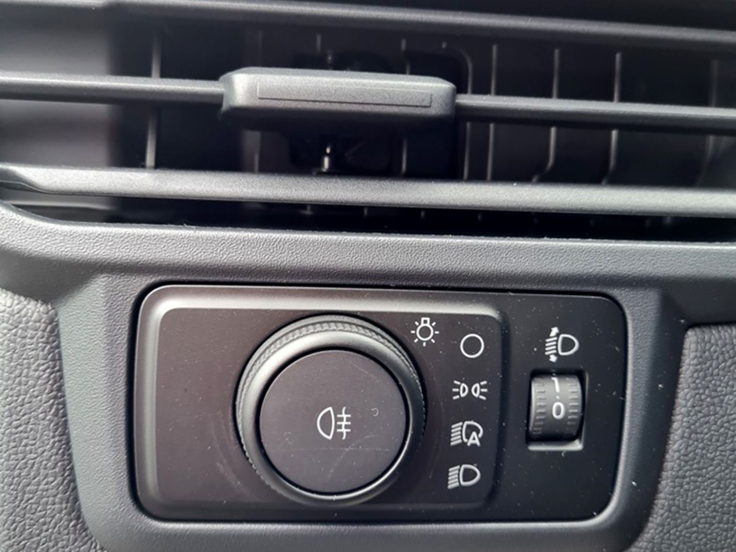 Ford Transit Custom 320 L1 Trend Kasten 2.0 EcoBlue Kamera SYNC 4 Klimaaut. - Bild 12 von 15