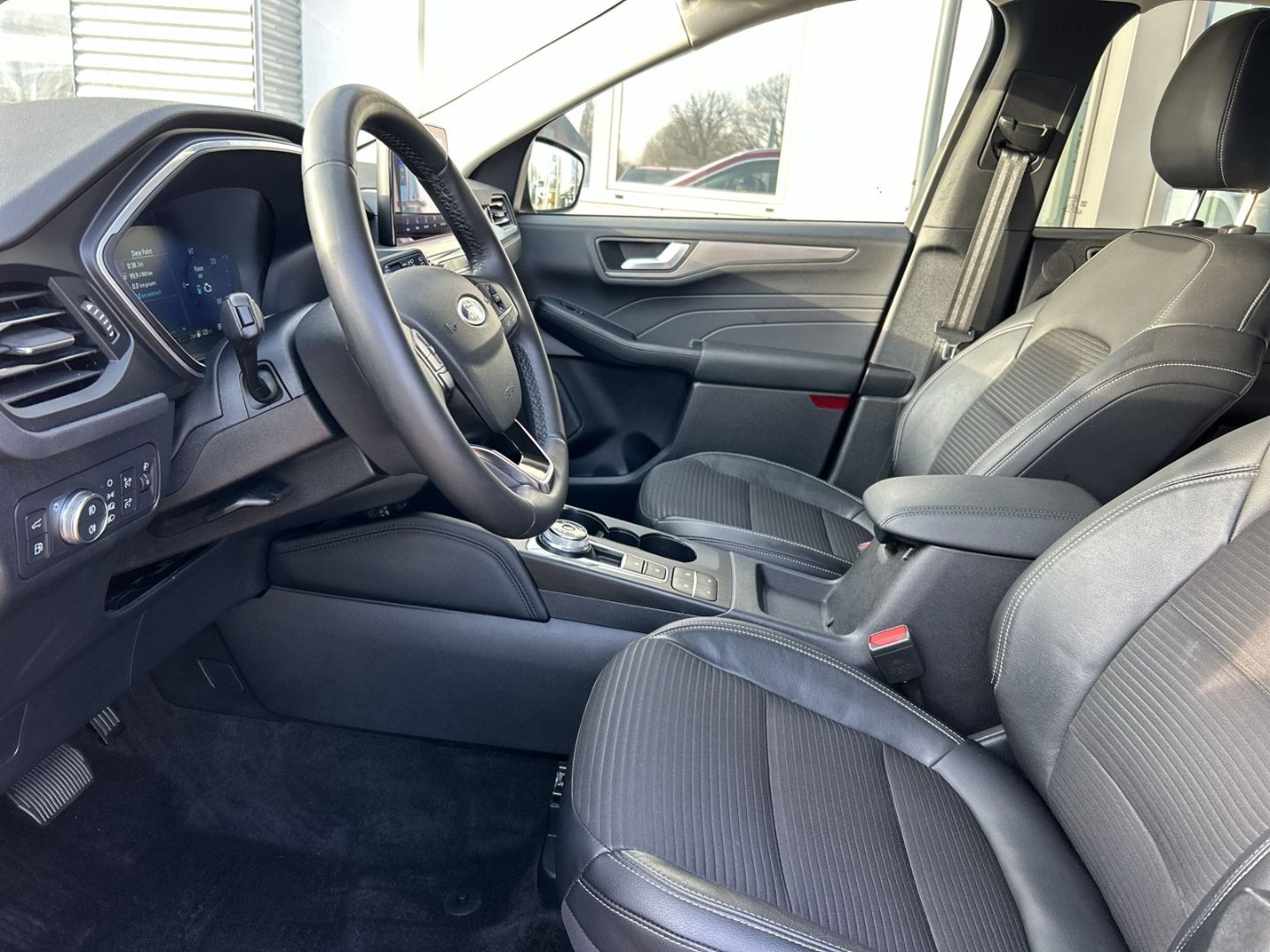 Ford Kuga Plug-In Hybrid Titanium X -AHK schwenkbar-Fahrassistenzpaket-Winterpaket- - Bild 11 von 20