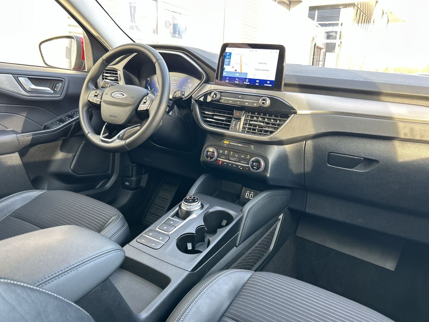 Ford Kuga Plug-In Hybrid Titanium X -AHK schwenkbar-Fahrassistenzpaket-Winterpaket- - Bild 12 von 20