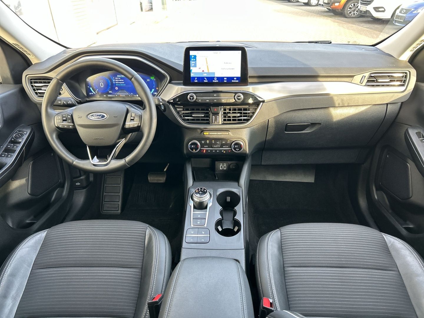 Ford Kuga Plug-In Hybrid Titanium X -AHK schwenkbar-Fahrassistenzpaket-Winterpaket- - Bild 14 von 20