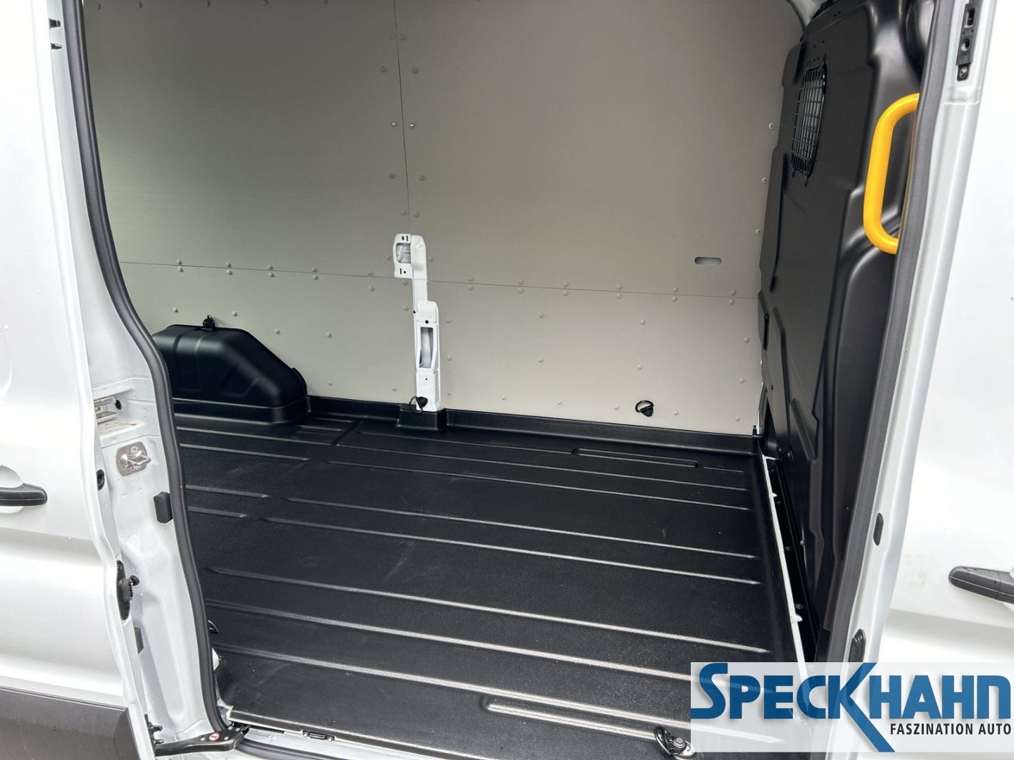 Ford Transit Kasten - Bild 13 von 15