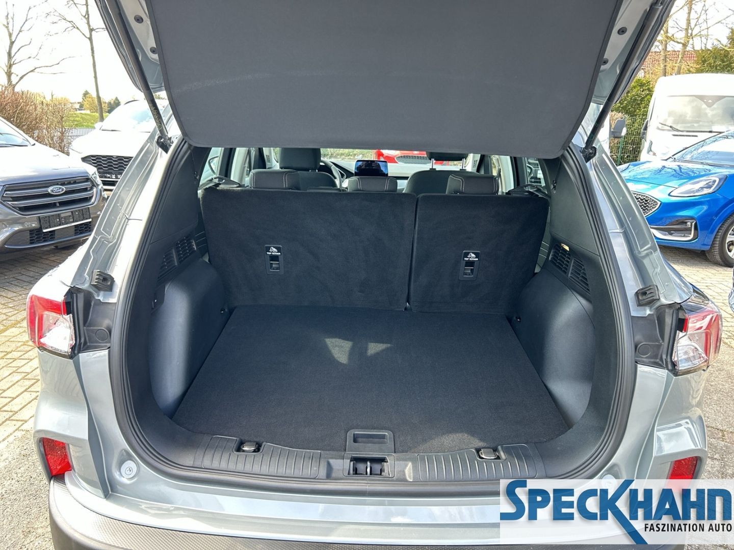 Ford Kuga Titanium AHK KLIMA KAMERA NAVI PHEV GANZJAHRESREIFEN - Bild 9 von 20