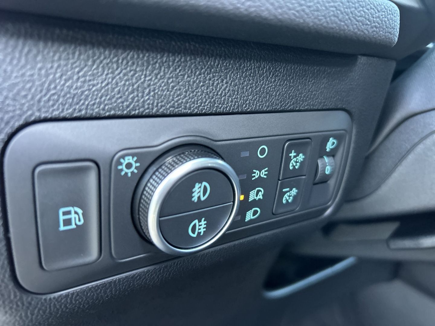 Ford Kuga Plug-In Hybrid Titanium AHK-klappbar Kamera LED - Bild 19 von 20