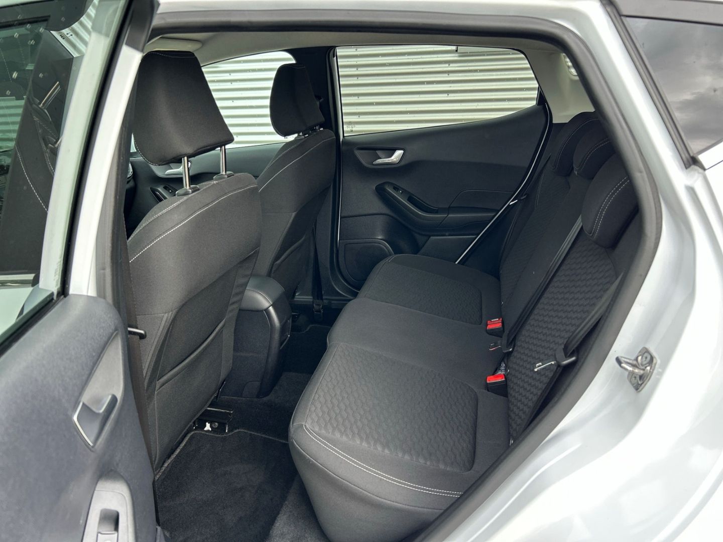 Ford Fiesta - Bild 13 von 15