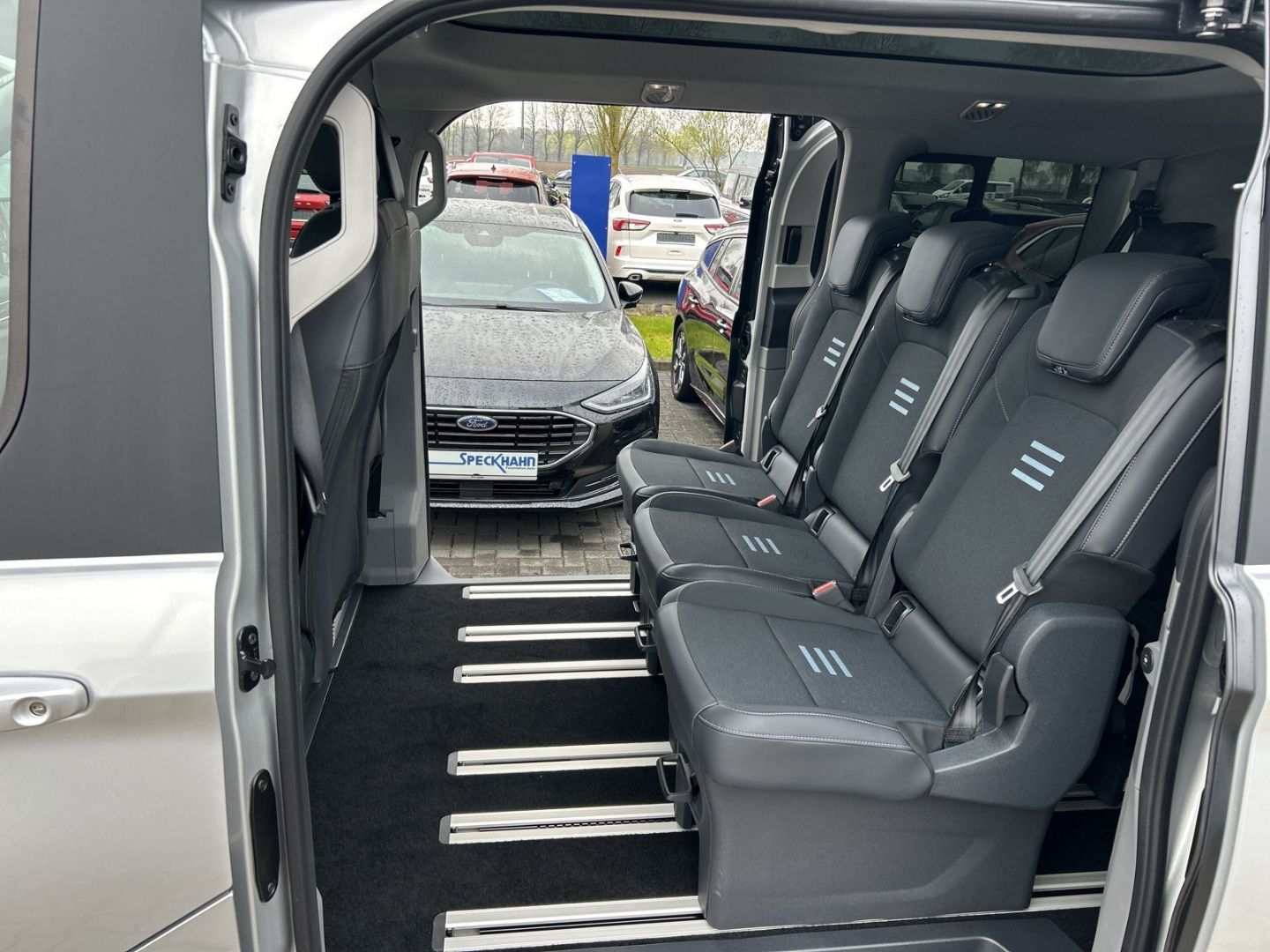 Ford Tourneo Custom Bus - Bild 13 von 15
