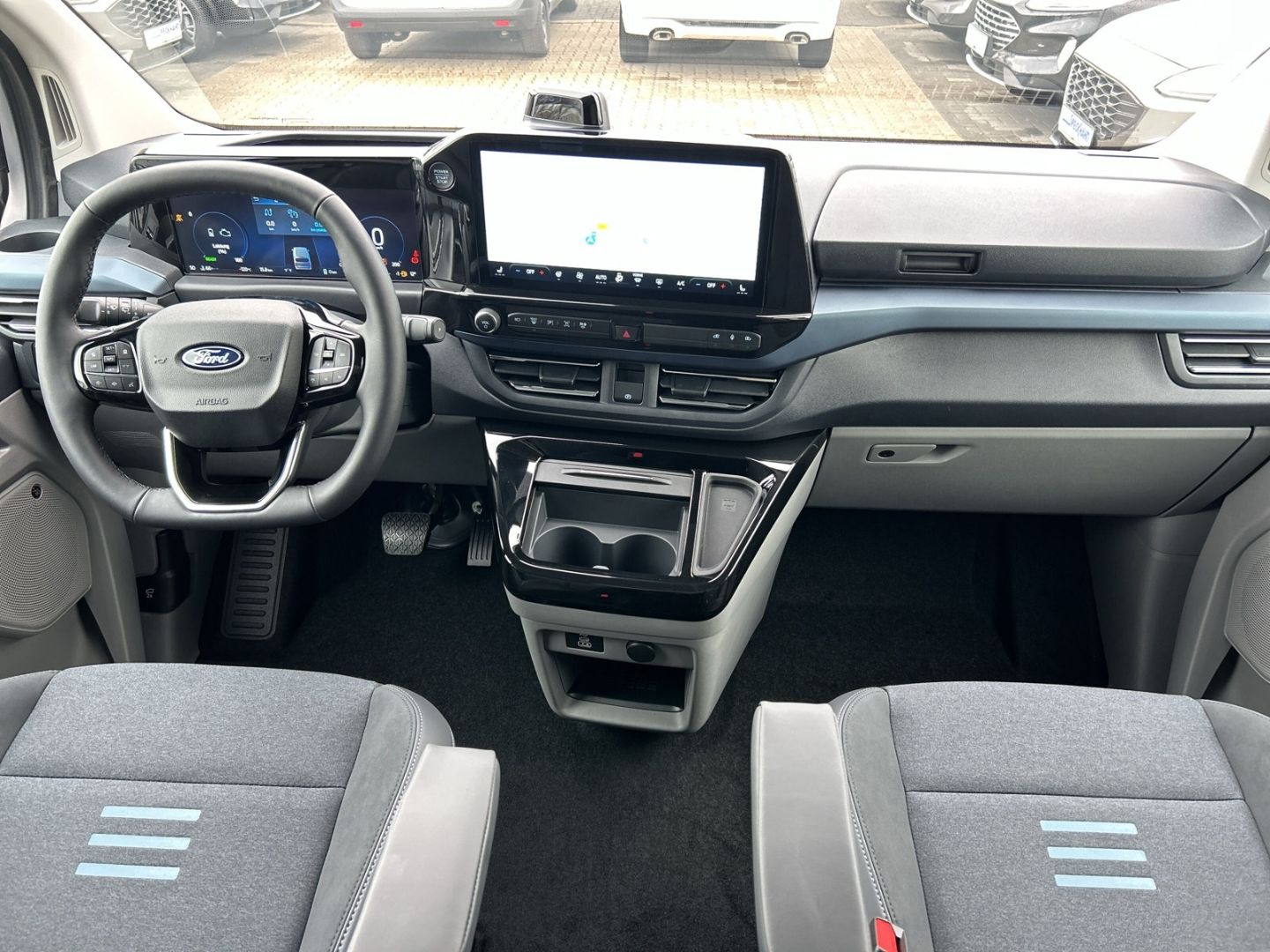Ford Tourneo Custom Bus - Bild 14 von 15