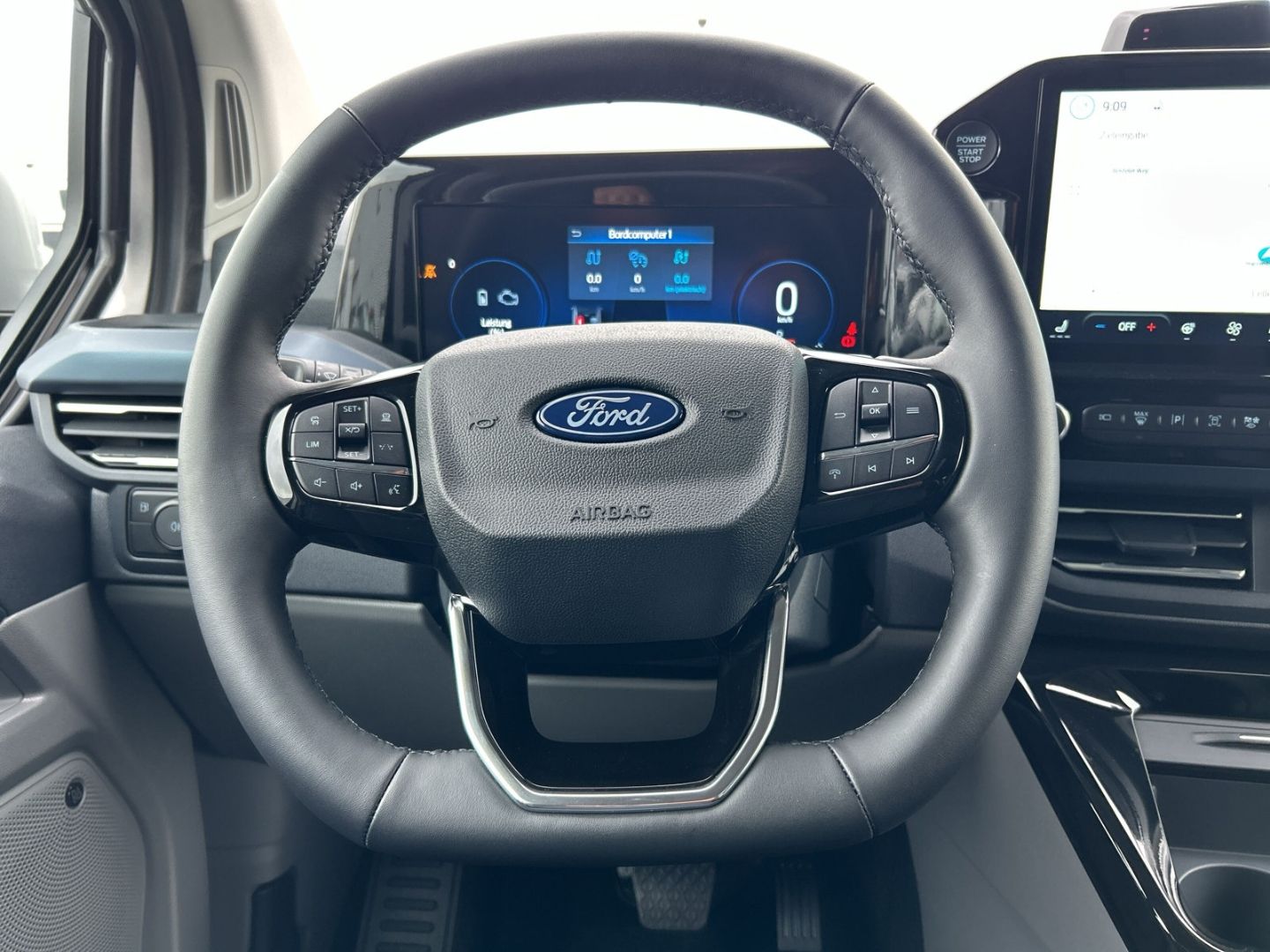 Ford Tourneo Custom Bus - Bild 15 von 15