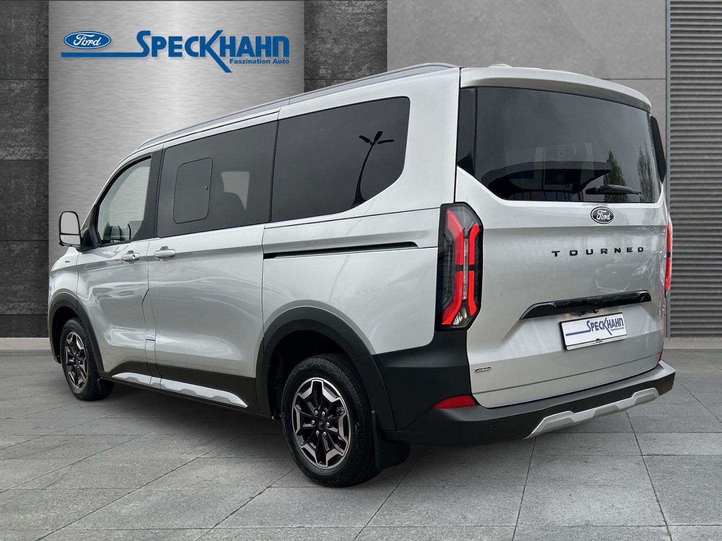 Ford Tourneo Custom Bus - Bild 2 von 15