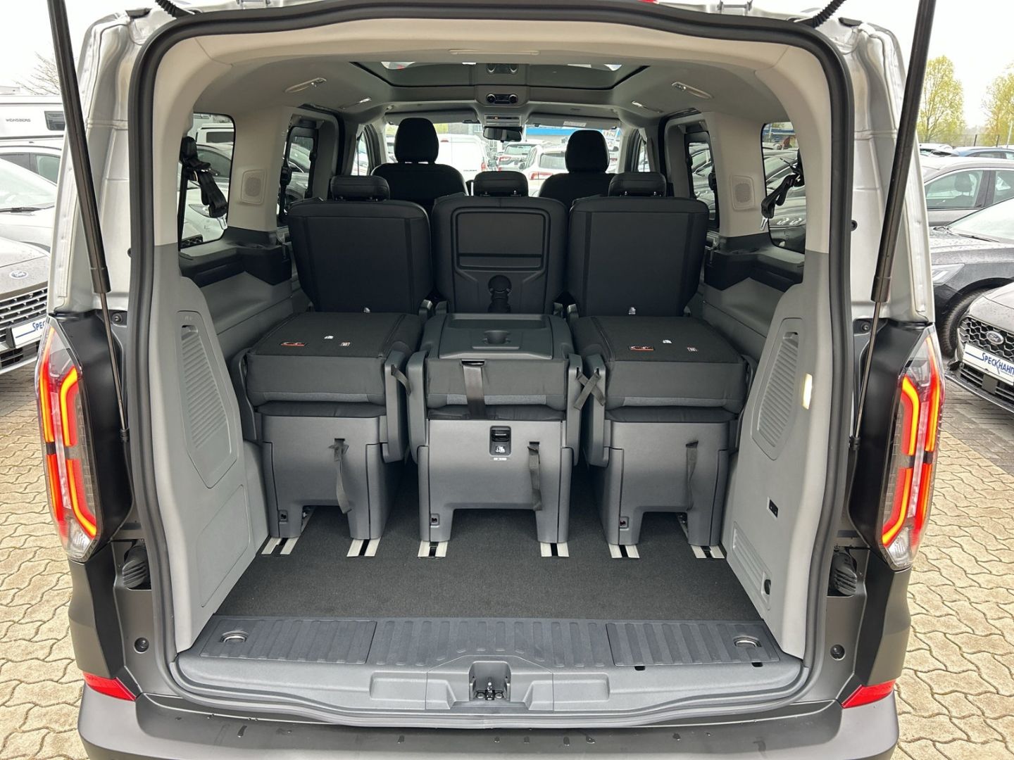 Ford Tourneo Custom Bus - Bild 9 von 15