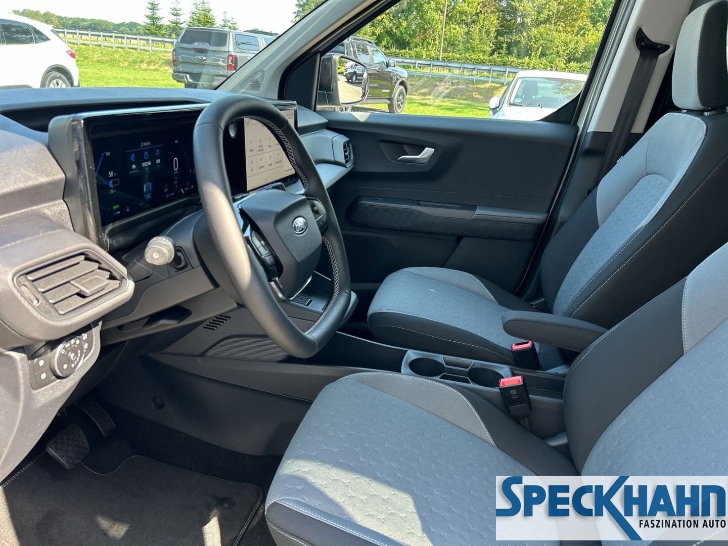 Ford Tourneo Courier - Bild 11 von 15