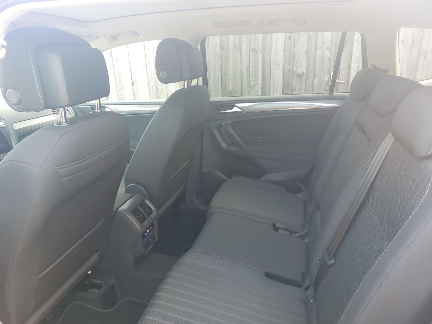 Volkswagen Tiguan Allspace Life 2.0 TDI Kamera 7-Sitzer Panorama AHK ACC - Bild 13 von 20