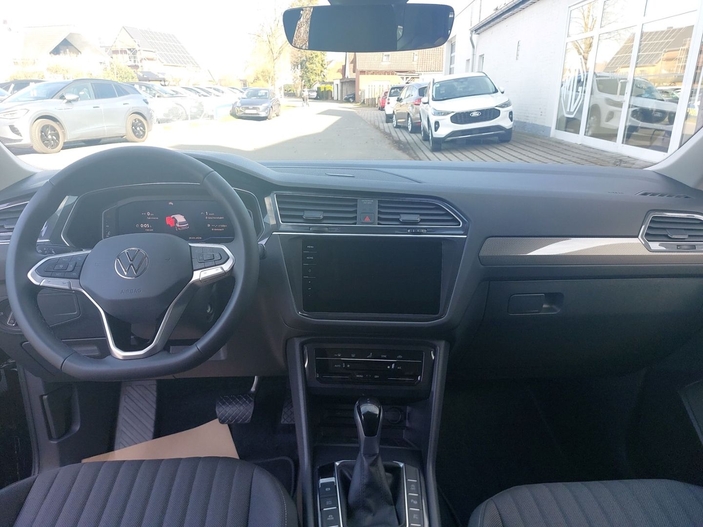 Volkswagen Tiguan Allspace Life 2.0 TDI Kamera 7-Sitzer Panorama AHK ACC - Bild 14 von 20
