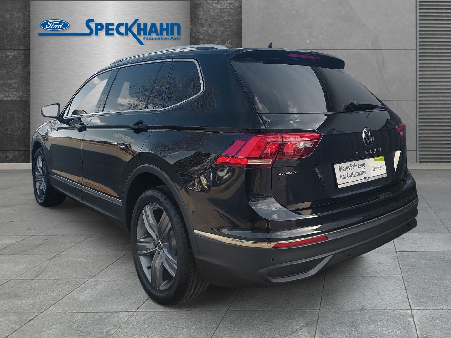Volkswagen Tiguan Allspace Life 2.0 TDI Kamera 7-Sitzer Panorama AHK ACC - Bild 2 von 20