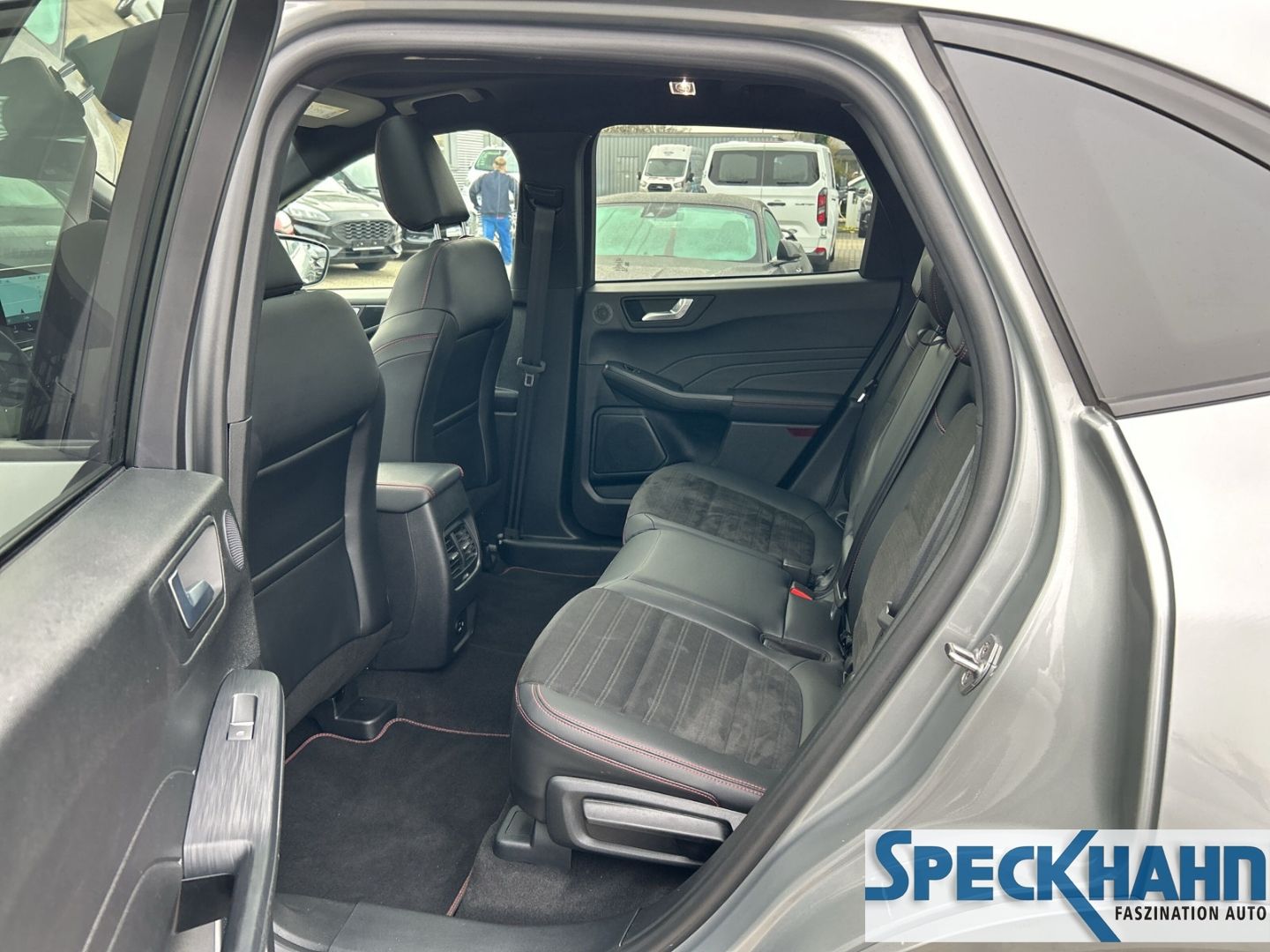 Ford Kuga Plug-In Hybrid ST-Line X Winter-Paket Panoramadach LED-adaptiv el.Heckklappe - Bild 13 von 20