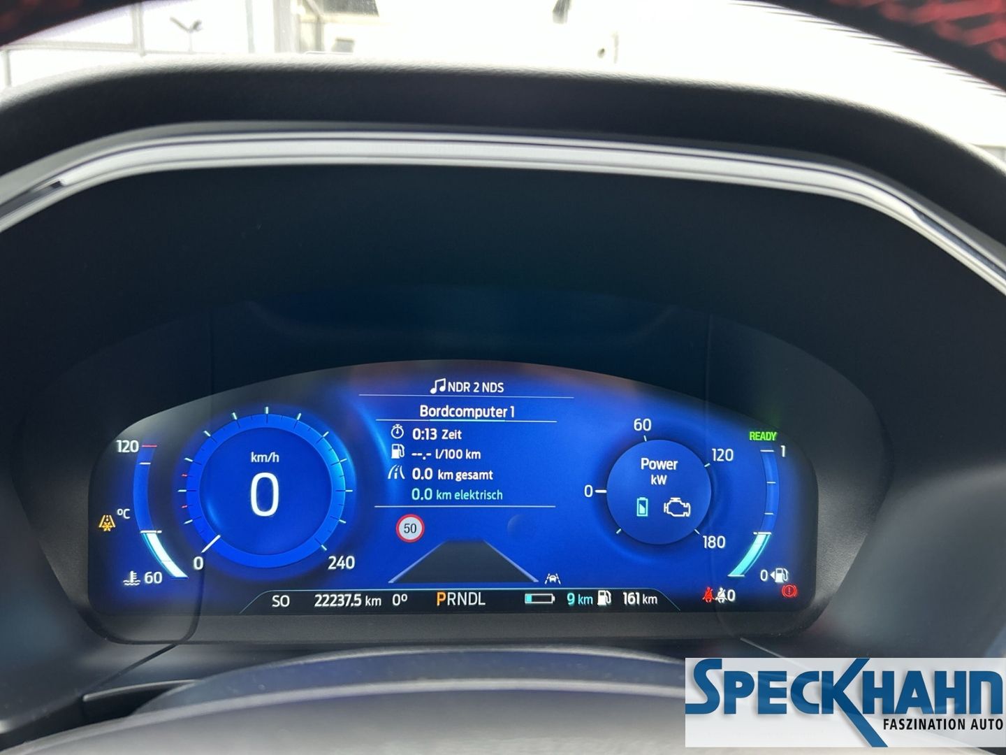 Ford Kuga Plug-In Hybrid ST-Line X Winter-Paket Panoramadach LED-adaptiv el.Heckklappe - Bild 16 von 20