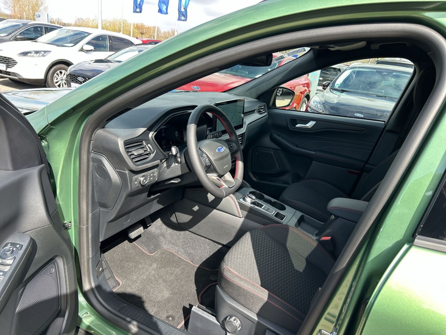 Ford Kuga - Bild 10 von 15