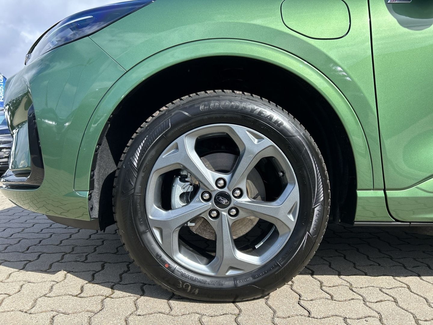 Ford Kuga - Bild 8 von 15