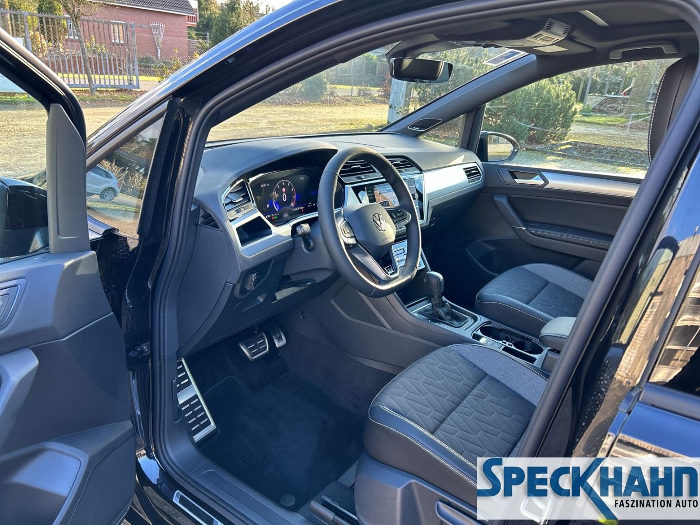Volkswagen Touran Comfortline Goal 1.5TSI 7sitzer el.Panodach Navi - Bild 10 von 20