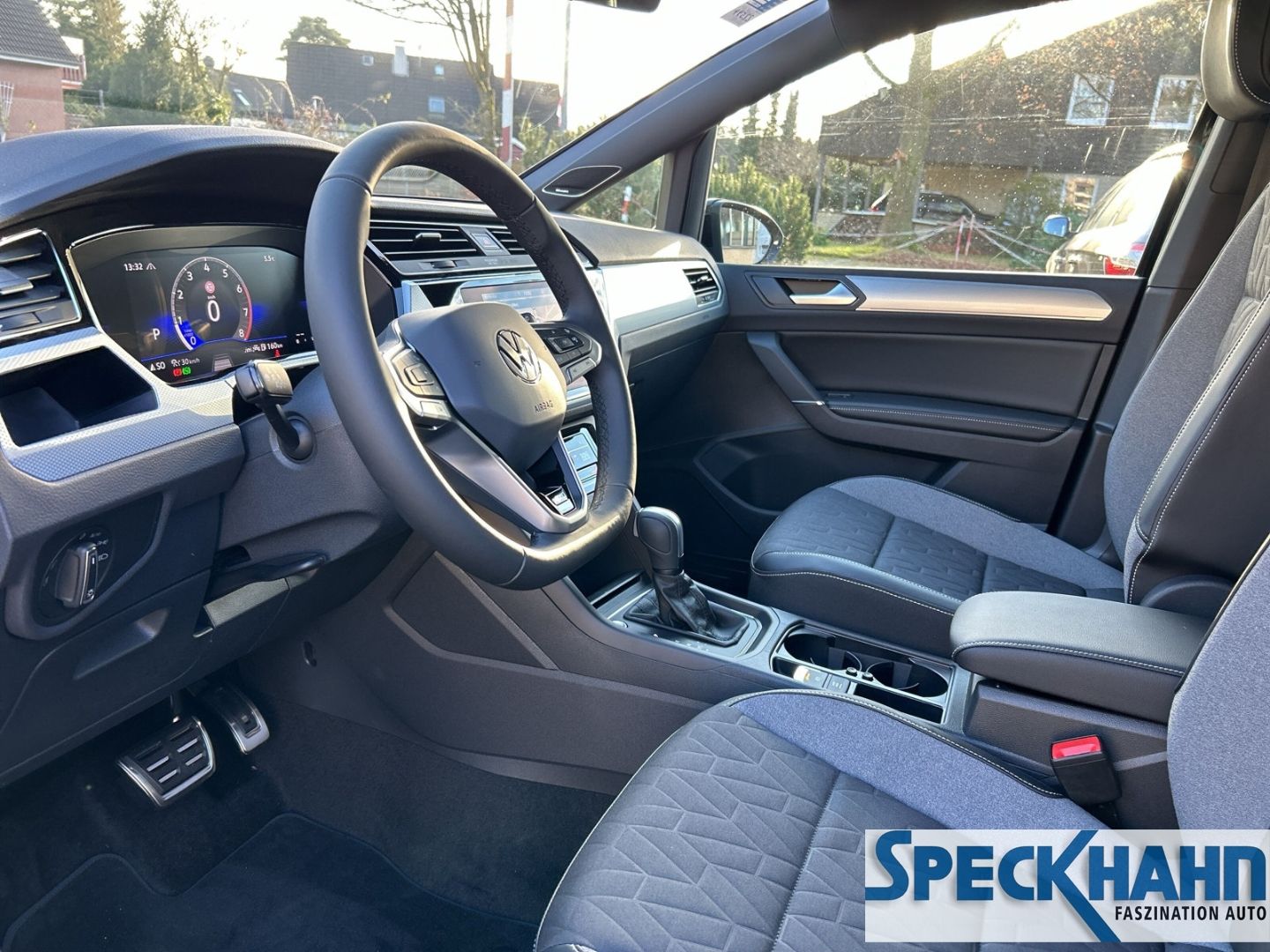 Volkswagen Touran Comfortline Goal 1.5TSI 7sitzer el.Panodach Navi - Bild 11 von 20