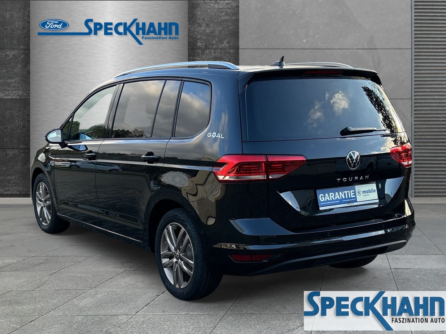 Volkswagen Touran Comfortline Goal 1.5TSI 7sitzer el.Panodach Navi - Bild 2 von 20