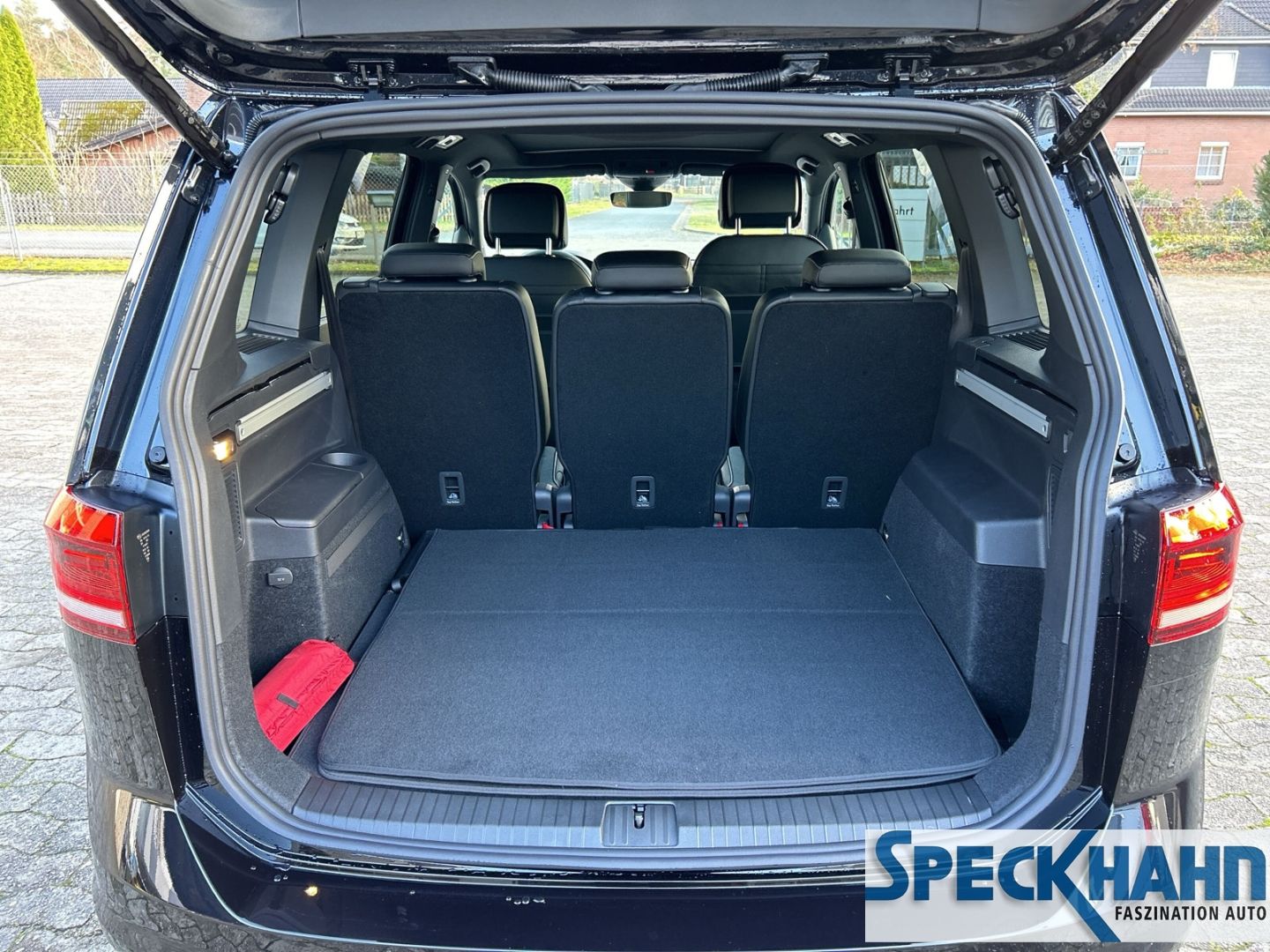 Volkswagen Touran Comfortline Goal 1.5TSI 7sitzer el.Panodach Navi - Bild 9 von 20