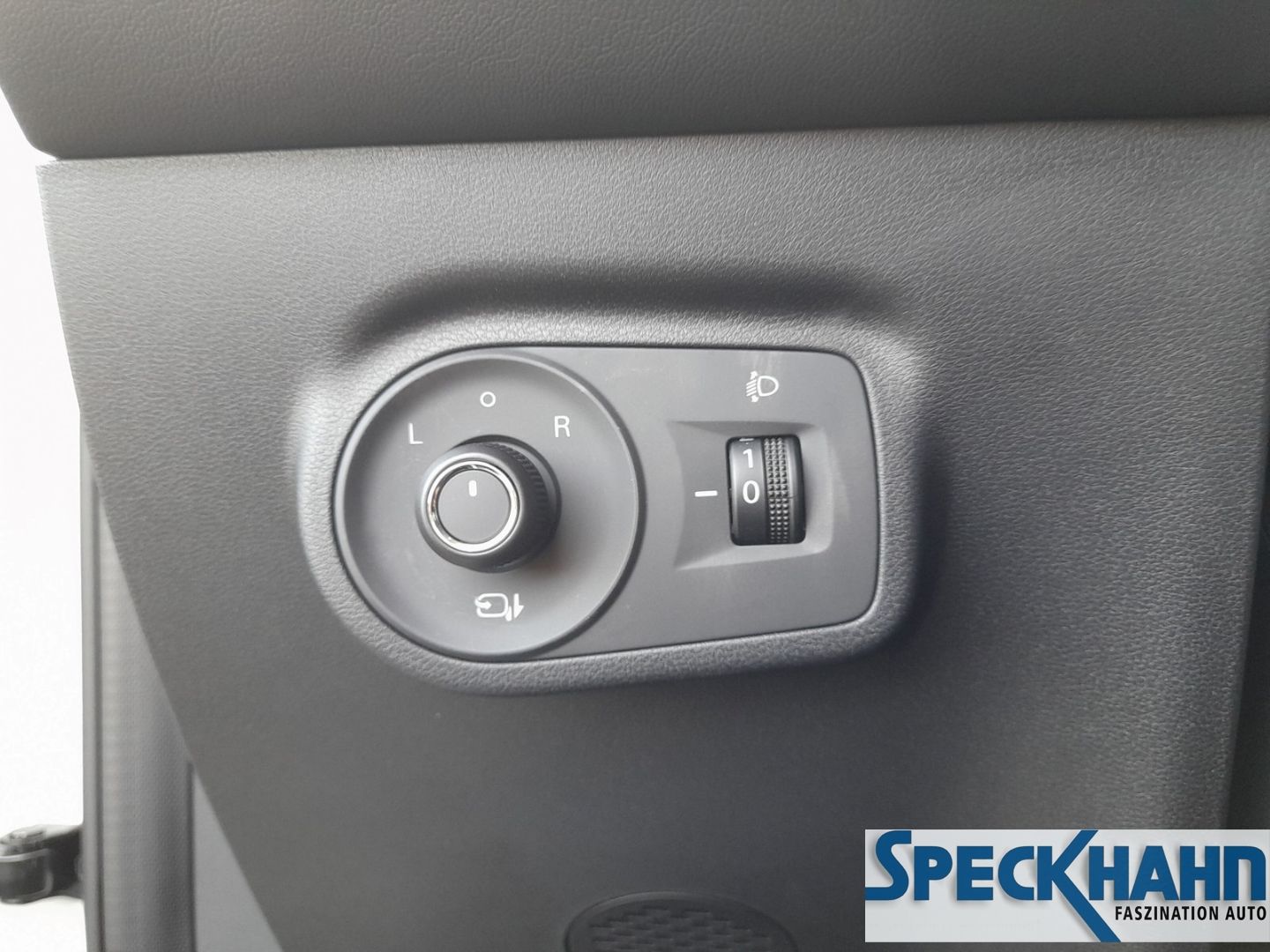MG ZS Hybrid+ Luxury KLIMA, KAMERA, NAVI LEDER - Bild 19 von 20