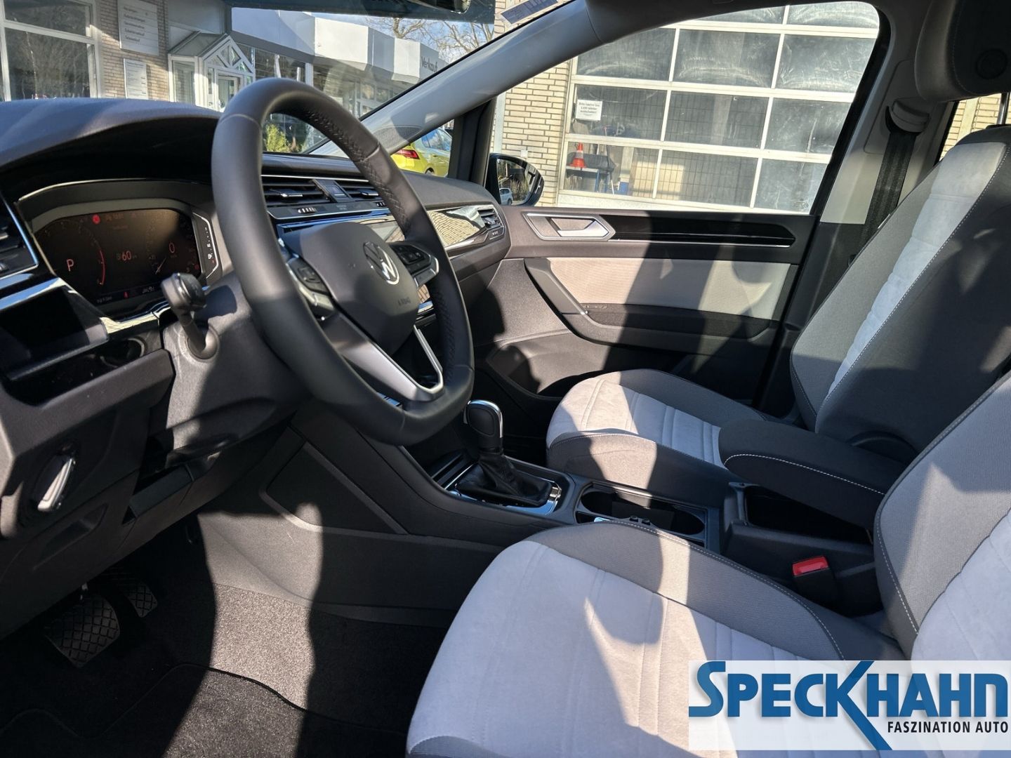 Volkswagen Touran Highline BMT Start-Stopp 1.5 TSI Panorama Navi - Bild 11 von 20
