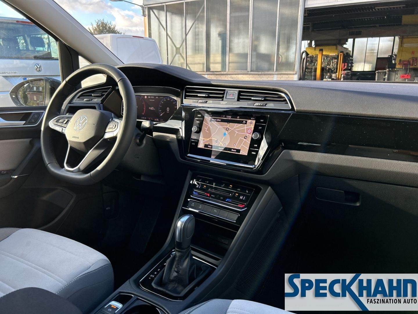 Volkswagen Touran Highline BMT Start-Stopp 1.5 TSI Panorama Navi - Bild 12 von 20