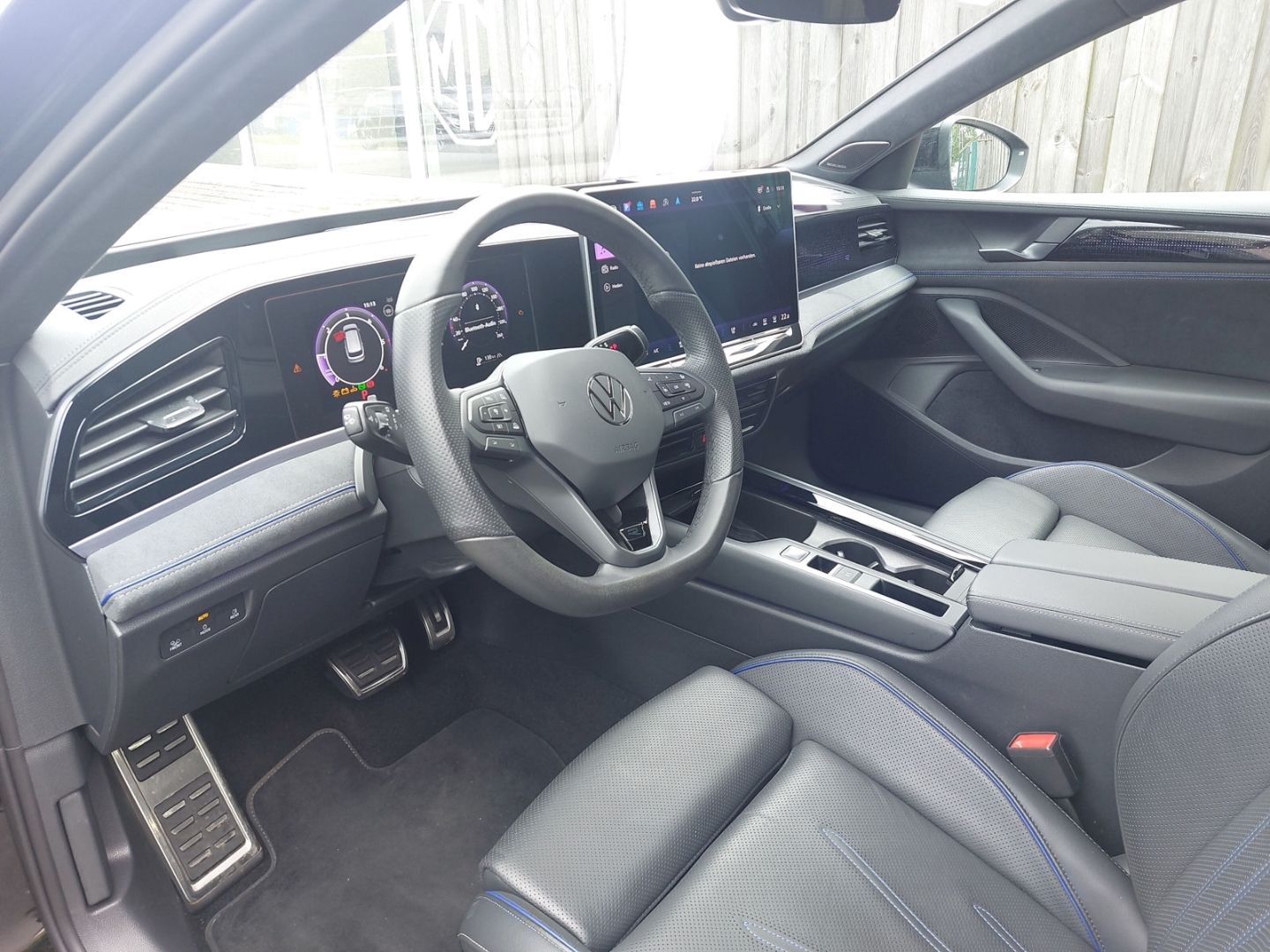 Volkswagen Passat Variant 2.0TDI 4Motion R-Line Ergo-Sitze Panoramadach StandHZG el.Heckklappe - Bild 10 von 20