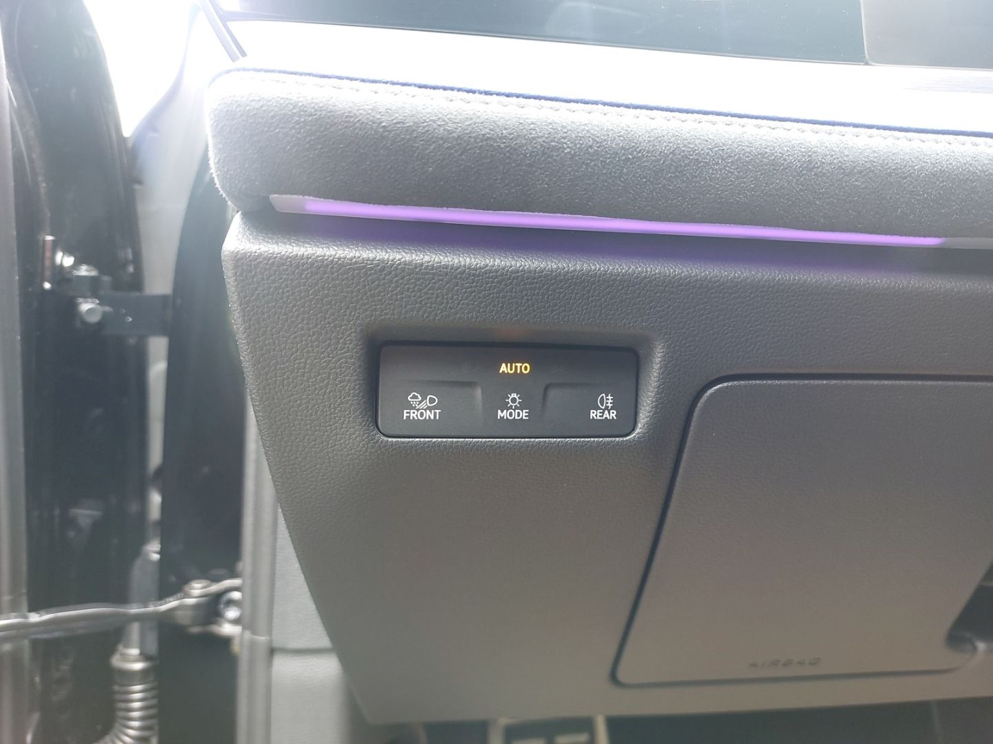 Volkswagen Passat Variant 2.0TDI 4Motion R-Line Ergo-Sitze Panoramadach StandHZG el.Heckklappe - Bild 19 von 20