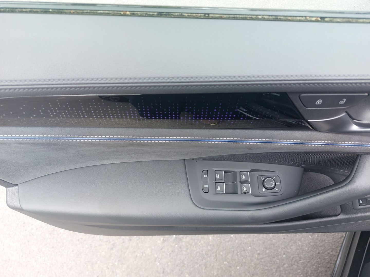 Volkswagen Passat Variant 2.0TDI 4Motion R-Line Ergo-Sitze Panoramadach StandHZG el.Heckklappe - Bild 20 von 20