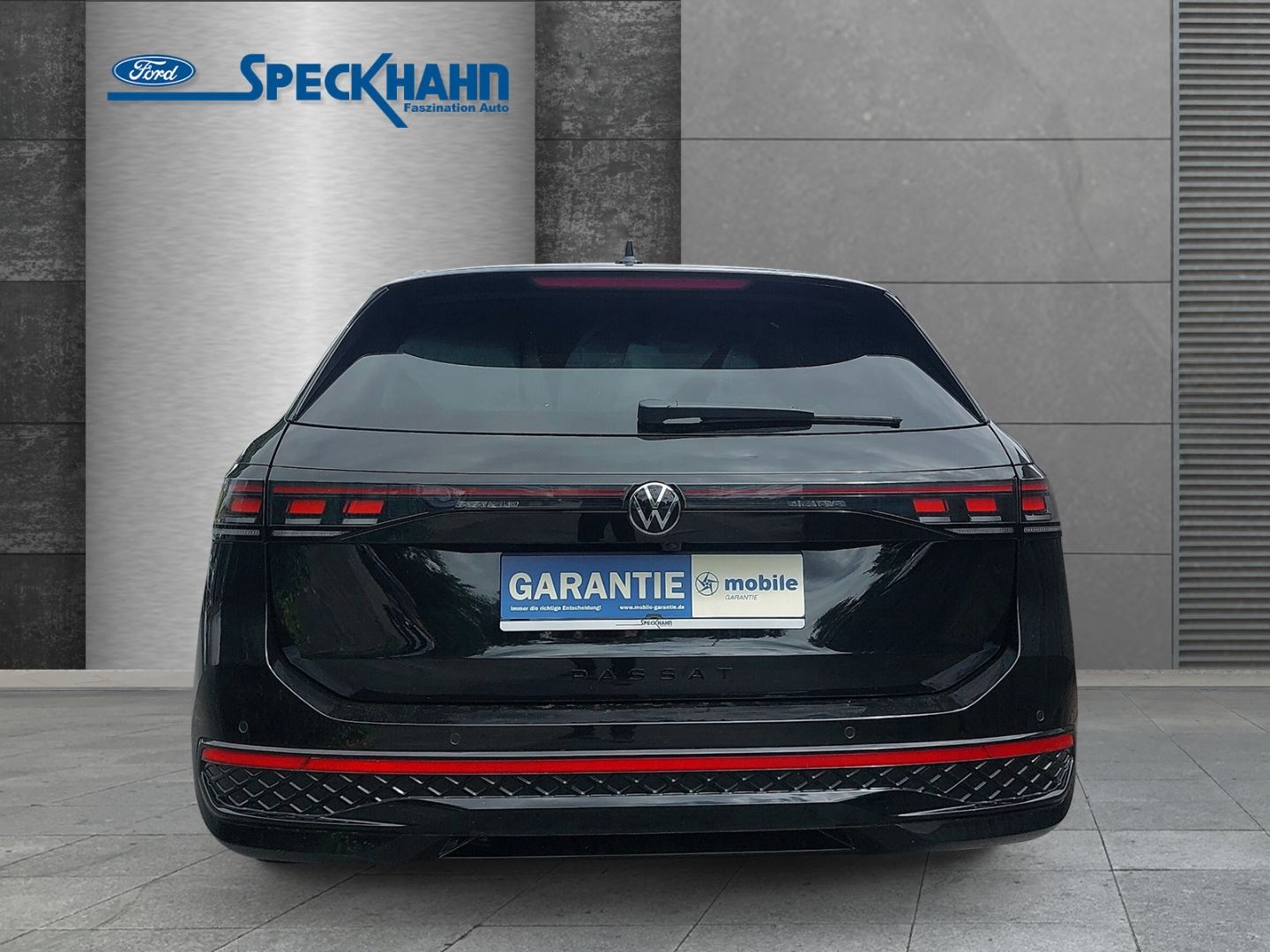 Volkswagen Passat Variant 2.0TDI 4Motion R-Line Ergo-Sitze Panoramadach StandHZG el.Heckklappe - Bild 3 von 20
