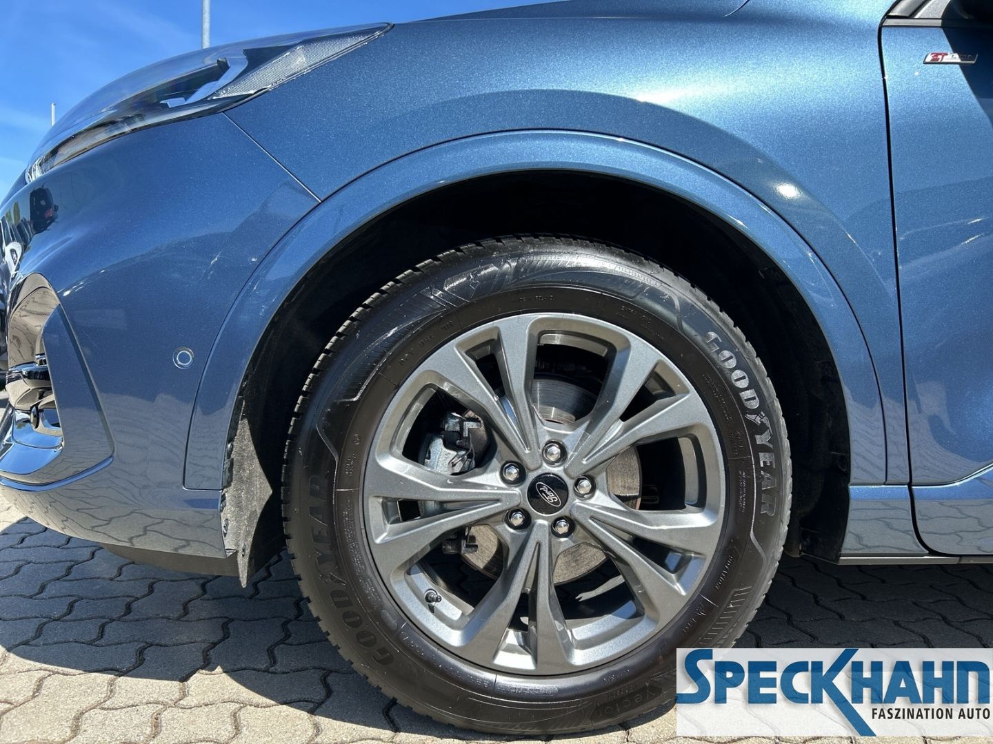 Ford Kuga - Bild 8 von 15