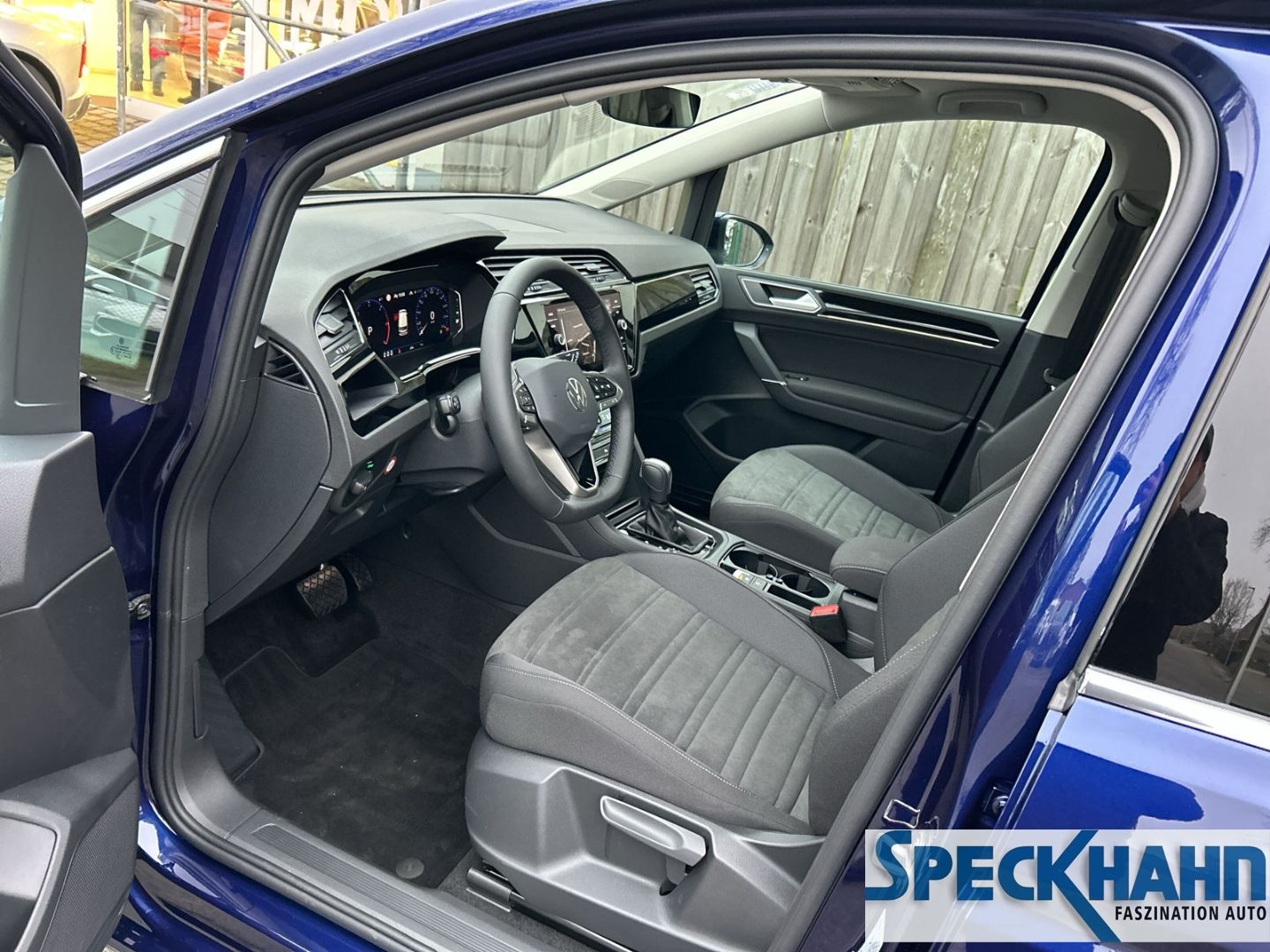 Volkswagen Touran Move Start-Stopp 2.0 TDI BMT Kamera SHZ - Bild 10 von 20