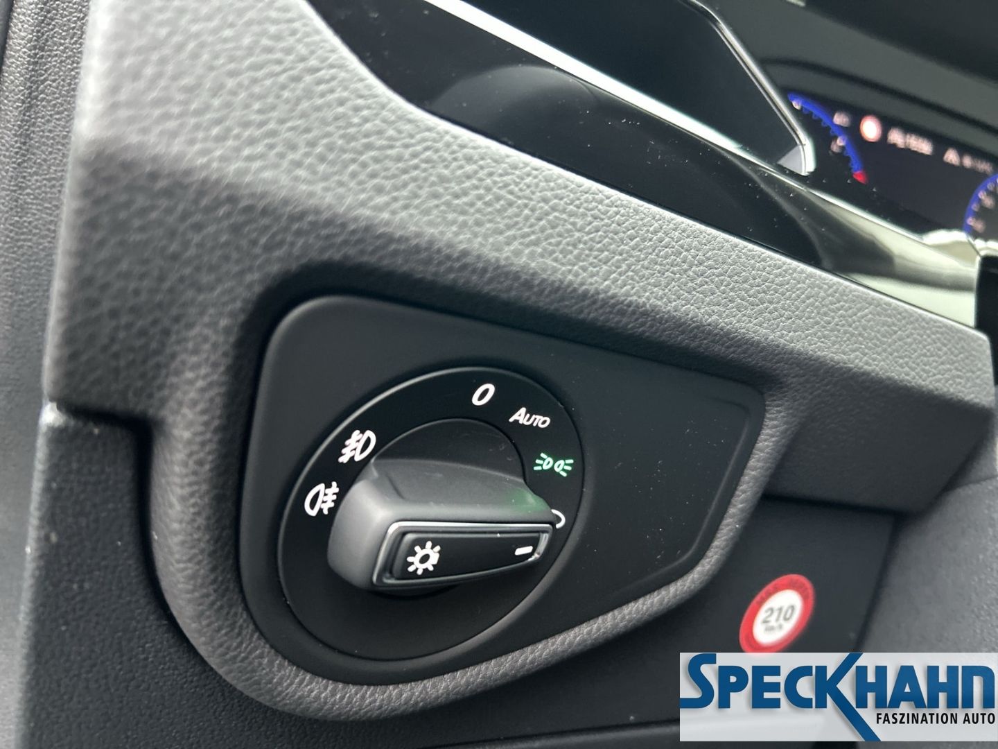 Volkswagen Touran Move Start-Stopp 2.0 TDI BMT Kamera SHZ - Bild 19 von 20